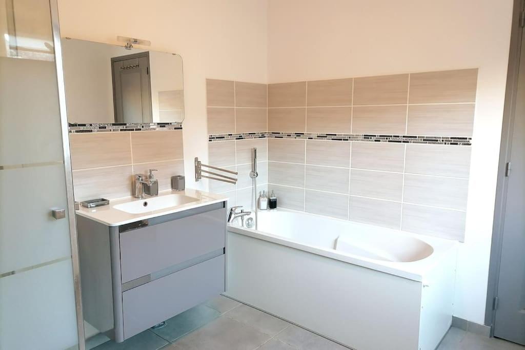 Roost-Warendin Gayantine - Spacieuse Confortable Proche Gayant Expo Fibre מראה חיצוני תמונה